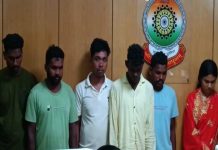 रायपुर की ये औरत बन गई नक्सली, गांव के सरपंच को धमकाकर मांगी फिरौती