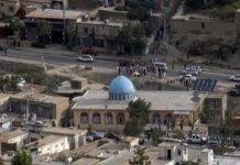 जुमे की नमाज के दौरान मस्जिद में ब्लास्ट, मौलवी समेत 20 लोगों की मौत, 23 घायल