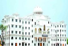 रायपुर नगर निगम की मनमानी ? छुट्टी के दिन लगा दी प्यून की ड्यूटी