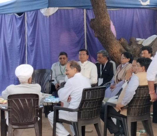 मोहन मरकाम मिले राहुल गांधी से, बोले- अब छत्तीसगढ़ में कांग्रेस निकालेगी हाथ जोड़ो यात्रा