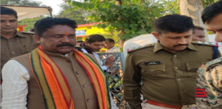 ब्रम्हानंद को झारखंड पुलिस ने पकड़ा, कार्यकर्ताओं ने किया बवाल, बृजमोहन अपने साथ लेकर निकले, भानुप्रतापपुर में बवाल