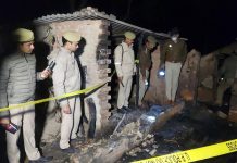 चूल्हे की चिंगारी से तहस-नहस परिवार, भीषण आग लगने से जिंदा जल गए मां और 4 बच्चे