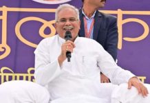 बस्तर के हिंगलाजिन मंदिर में सीएम भूपेश ने टेका माथा, 133 करोड़ के विकास कार्यों की दी सौगात