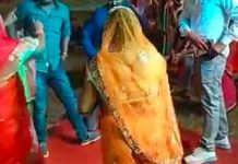 मां का नाचना बर्दाश्त न कर सका बेटा: DJ पर महिला कर रही थी डांस, बेटे ने किया मना, पर वो नहीं मानी और…