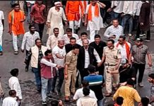पीएम आवास मुद्दे पर भाजपा का विधानसभा घेराव, भाजयुमो कार्यकर्ताओं ने तोड़ी बैरिकेडिंग, अरुण साव और बृजमोहन अग्रवाल गिरफ्तार