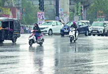CG के कई हिस्सों में आज बारिश की संभावना, बेवजह घर से निकलना पड़ सकता है भारी..