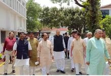 राज्यपाल से मिले भाजपा नेता : पहाड़ी कोरवा परिवार के सामूहिक आत्महत्या मामले में न्यायिक जांच की मांग