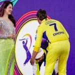 अरिजीत सिंह ने खचाखच भरे स्टेडियम में छुए धोनी के पैर, आईपीएल के वो खास पल, जहां दिल हार बैठी पब्लिक