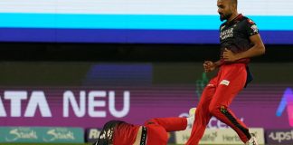 केन विलियम्सन के बाद एक और खिलाड़ी फील्डिंग के दौरान चोटिल, मुंबई के खिलाफ RCB का गेंदबाज हुआ जख्मी