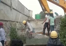 राइस मिल की तीन मंजिला इमारत गिरी, 4 की मौत-20 जख्मी