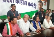 कांग्रेस में शामिल हुए नंद कुमार साय, मुख्यमंत्री भूपेश बघेल के पास बैठ कर ली सदस्यता