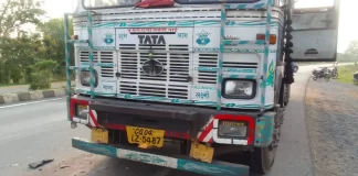 सड़क किनारे खड़ी ट्रक के ड्राइवर और हेल्पर को अज्ञात ट्रक ने कुचला, दोनों की हुई मौत