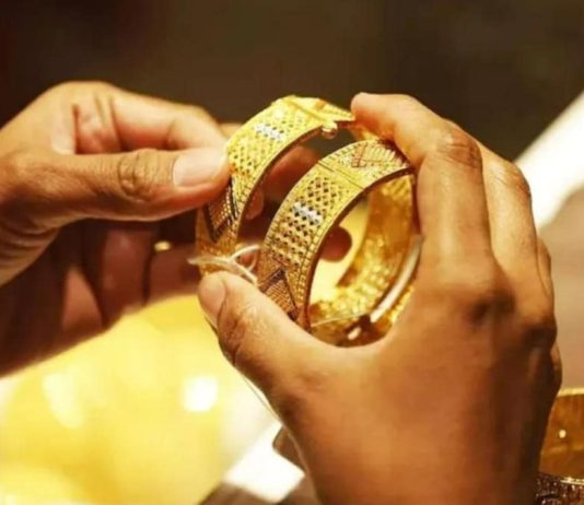सोने और चांदी पर भारत सरकार ने बढ़ाया आयात शुल्क….6 से बढ़ाकर किया 15 फीसदी….. पीएम मोदी की अपील के बाद लिया गया फैसला…. अब सोना और होगा महंगा…. बुलियन की तस्करी भी बढ़ने की संभावना……