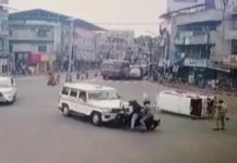 शिक्षा मंत्री के काफिले ने एम्बुलेंस को मारी टक्कर, 3 घायल