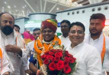 रायपुर पहुंचे PCC चीफ दीपक बैज, एयरपोर्ट में हुआ भव्य स्वागत