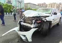 रफ्तार का कहर: भीड़ को रौंदते हुए चली गई जगुआर, 9 की मौत, कई घायल