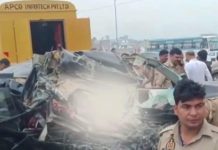 एक्सप्रेस वे पर बड़ा हादसा, रॉन्ग साइड से आ रही स्कूल बस और कार की टक्कर में 6 लोगों की मौत