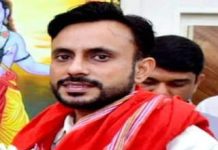 घर के बाहर टहल रहे बीजेपी नेता की गोली मारकर हत्या, कुछ दिन पहले ही हटाई गई थी सुरक्षा