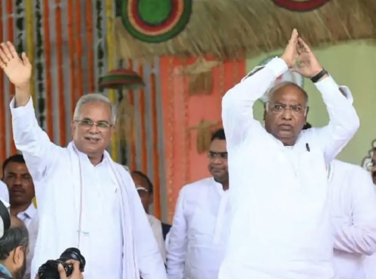 भरोसे का सम्मेलन में शामिल होंगे कांग्रेस अध्यक्ष मल्लिकार्जुन खरगे, सीएम भूपेश के साथ जुटेगा पूरा मंत्रिमंडल भरोसे का सम्मेलन में शामिल होंगे कांग्रेस अध्यक्ष मल्लिकार्जुन खरगे, सीएम भूपेश के साथ जुटेगा पूरा मंत्रिमंडल