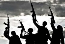 बंदूकधारियों ने 8 लोगों को उतारा मौत के घाट, 60 का किया अपहरण