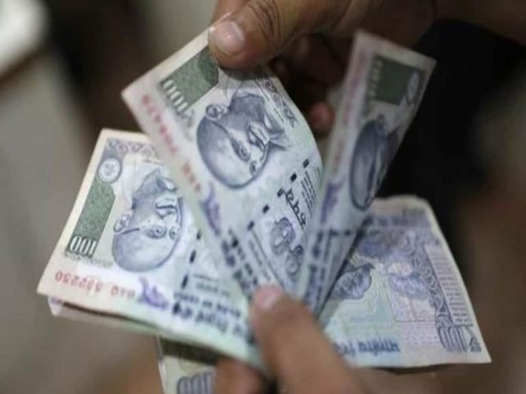 1 अक्टूबर से देश में हो गए हैं ये बदलाव, लोगों की जेब पर पड़ने वाला है क्या असर जानिए 1 अक्टूबर से देश में हो गए हैं ये बदलाव, लोगों की जेब पर पड़ने वाला है क्या असर जानिए