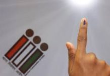 भाजपा कांग्रेस नेताओं में मारपीट, मतदान के दौरान बवाल, देखें तेलंगाना चुनाव से जुड़े अपडेट्स