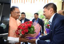विधानसभा पहुंचे सीएम विष्णुदेव साय, मुख्य सचिव ने किया स्वागत, 90 विधायक लेंगे शपथ