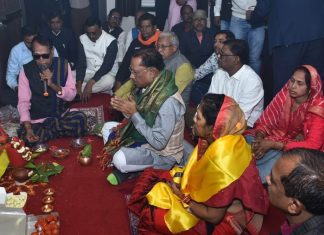 CG: सीएम साय ने अपने गृहग्राम में मुख्यमंत्री कैंप ऑफिस का किया शुभारंभ