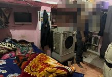 CG: पति ने पत्नी को गला दबाकर मार डाला, खुद पंखे से लटक कर दी जान