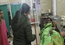 छत्तीसगढ़ के इस जिले में पानी मांगने के बहाने घर में घुसे 2 अज्ञात लोग, महिला पर चलाई गोलियां