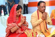 हनुमान जन्मोत्सव के मौके पर CM विष्णुदेव साय ने परिवार संग की पूजा अर्चना