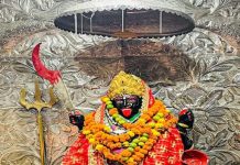 आकाशवाणी चौक स्थित मंदिर में बदली गई 55 साल पुरानी मां काली की प्रतिमा, 4 हजार साल पुराने पत्थर से बनी है मूर्ति