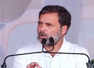 बस्तर में राहुल गांधी बोले- एक झटके में देश से गरीबी दूर करेगी कांग्रेस, हर महीने मिलेंगे इतने रुपये