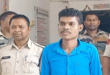 CG: पहले मुर्गी काटी फिर चार साल के बेटे का गला रेता, पत्नी से बोला- आती थी बलि चढ़ाने की आवाज