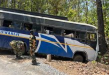 अनियंत्रित होकर पेड़ से टकराई BSF जवानों से भरी बस, 17 जवान घायल, चार की हालत गंभीर