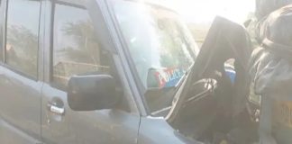 कवर्धा में अजीबोगरीब एक्सीडेंट, एक ही ट्रक से भिड़ी पुलिस की तीन गाड़ियां, आरक्षक की मौत, 4 घायल