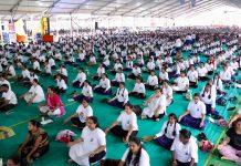 योग दिवस पर मुख्यमंत्री साय, गृहमंत्री विजय शर्मा, वित्त मंत्री ओपी चौधरी ने हजारों लोगों के साथ किया योगा