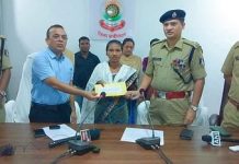 CG: 13 लाख के इनामी नक्सली ने किया सरेंडर, तीन राज्यों में घोषित था इनाम