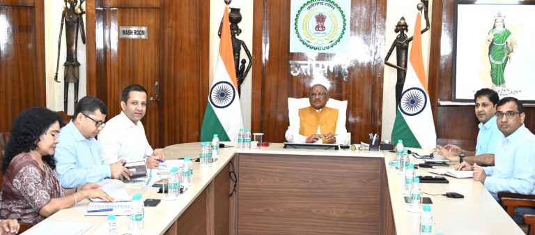 शिक्षा विभाग समीक्षा बैठक: सीएम विष्णुदेव साय कर रहे विभागीय अधिकारियों के साथ मीटिंग