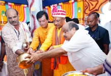 जगन्नाथ रथ यात्रा पर सीएम विष्णुदेव साय पहुंचे मंदिर, सांसद बृजमोहन अग्रवाल ने उठाया कलश