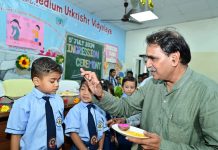 राजेश मूणत ने किया वृक्षारोपण, स्कूल निर्माण के लिए दिए 25 लाख रुपए