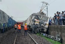 झारखंड में बड़ा हादसा, पटरी से उतरी ट्रेन की बोगियां, 3 लोगों की मौत, 20 घायल