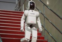 Robot के आत्महत्या का दुनिया में पहला मामला, काम का इतना था प्रेशर की सीढ़ियों से कूदकर दे दी ‘जान’