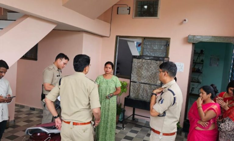 बिलासपुर में नकली बंदूक दिखाकर 3 बाइक सवार युवकों ने महिला से की लूट