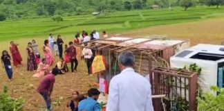 भोरमदेव दर्शन से लौट रहे श्रद्धालुओं से भरी पिकअप पलटी, 11 वर्षीय बच्ची की मौत, कई घायल