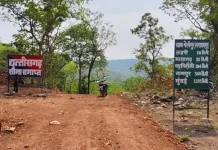 धुर नक्सल इलाके की सड़क बनाने जा रही सरकार…..घने जंगल के बीच से गुजरेगा रास्ता….22 किलोमीटर की सड़क बनेगी 152 करोड़ रुपये में……