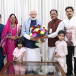 प्रधानमंत्री नरेंद्र मोदी ने मुख्यमंत्री विष्णु देव और विधान सभा अध्यक्ष रमन सिंह के परिवार के साथ की मुलाकात….. ग्रुप फोटो में प्रधानमंत्री के साथ दिखे दोनो परिवार…..