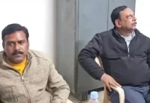 अंबिकापुर हाउसिंग बोर्ड कमिश्नर और क्लर्क को एसीबी ने रिश्वत लेते रंगे हाथों पकड़ा….. कॉन्ट्रैक्टर की शिकायत पर हुई कार्रवाई…. रायपुर के कई अफसरों की भी शिकायत…. ठेकेदारों और कई बड़े दुकानदारों को करते है सपोर्ट…..