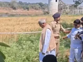 दुर्ग के सामोदा गांव में भाजपा नेता की दो एकड़ खेत में अफीम की लहलहाती फसल का मुआयना करने पहुंचे भूपेश बघेल…. पूर्व मुख्यमंत्री के साथ हज़ारों का हुजूम… पुलिस फोर्स भी मौके पर… भाजपा नेता विनायक चंद्राकर को किरण देव ने किया पार्टी से सस्पेंड…..