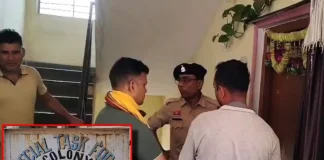 Facebook पर दोस्ती हुई, फिर शादीशुदा पुलिस कांस्टेबल से हुआ प्रेम….. शादी करके घर बसाने का बना रही थी दबाव…. पुलिस कांस्टेबल ने माना कर दिया तो उसके पुलिस क्वार्टर में घुसकर उसकी पत्नी और 9 साल की बेटी को चाकू से गोदकर मार डाला…… दुर्ग की पुलिस कॉलोनी की दिल दहला देने वाली घटना……